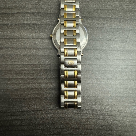 VINTAGE Authentic Gucci Watch 9000M Ladies Dial Quartz Two-Tone Link Date Watch - Picture 5 of 6